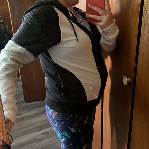 NWT VS Pink SweatShirt - Picture 8 of 8